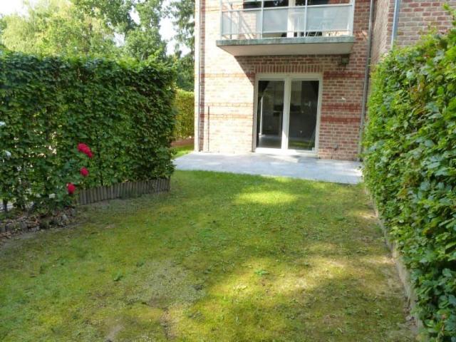 Appartement de rez de chaussée avec terrasse et jardin