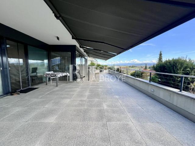 Appartement de standing 165 m² à Gampelen