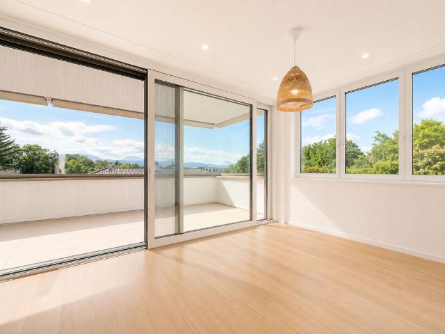 Appartement de standing avec grande terrasse à Troinex