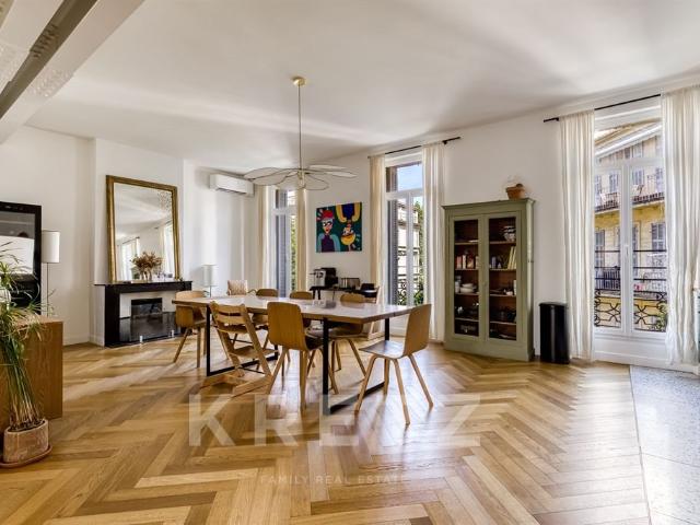 Appartement de standing de 211m2 Marseille 4? | A deux pas. 211m² Marseille 4ème
