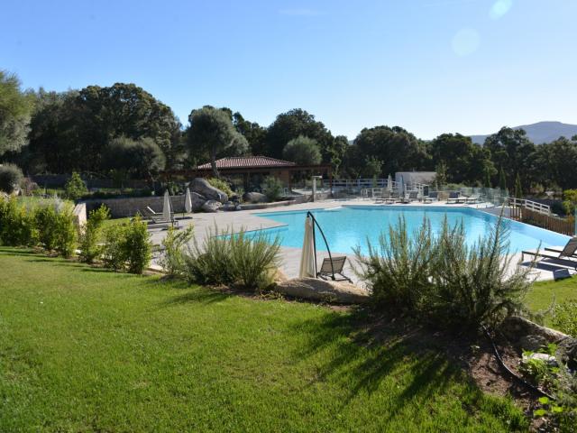 Appartement de standing en rez de jardin, piscine, tennis, Domaine d’Arca, Porto Vecchio