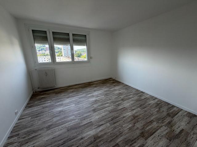 Appartement de standing F3 avec 2 balcons et place de parking