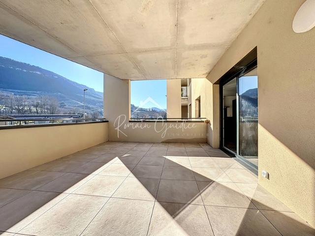 APPARTEMENT DE STANDING F4 DE 135 M2