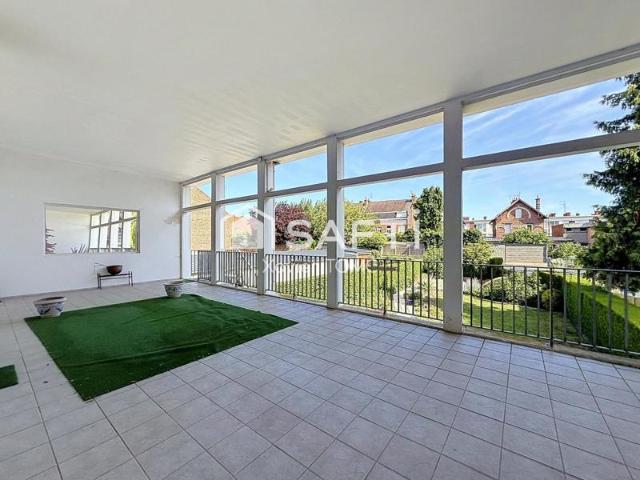 Appartement de standing lens