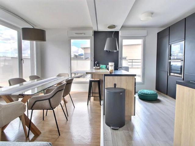 Appartement dernier étage avec grande terrasse