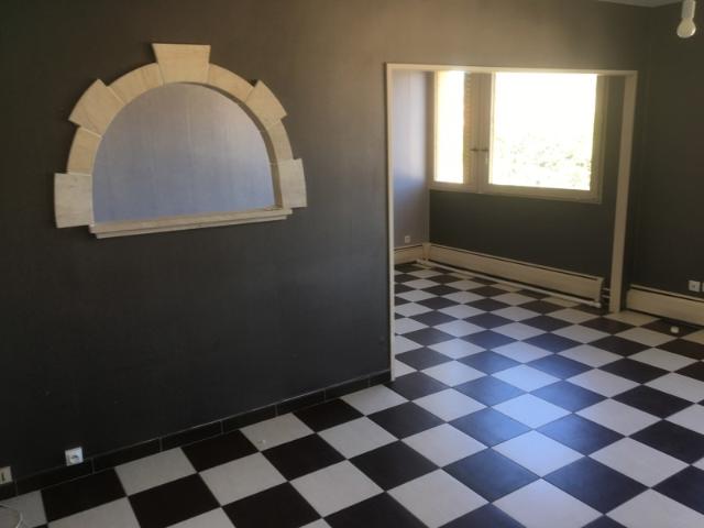 Appartement dernier étage avec loggia