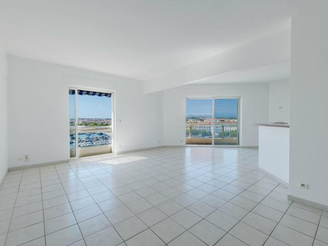 Appartement Dernier Étage Avec Vue Mer Panoramique Au Coeur. 126m² Saint Raphaël
