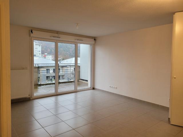 Appartement dernier étage à louer 695 € par mois à Bonneville