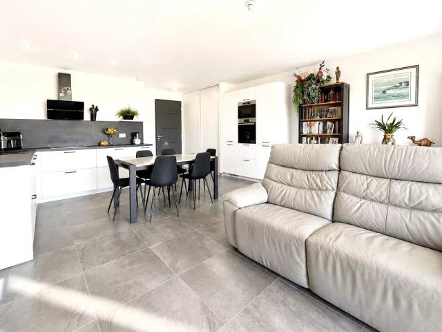 APPARTEMENT DERNIER ÉTAGE T3 SANS VIS À VIS