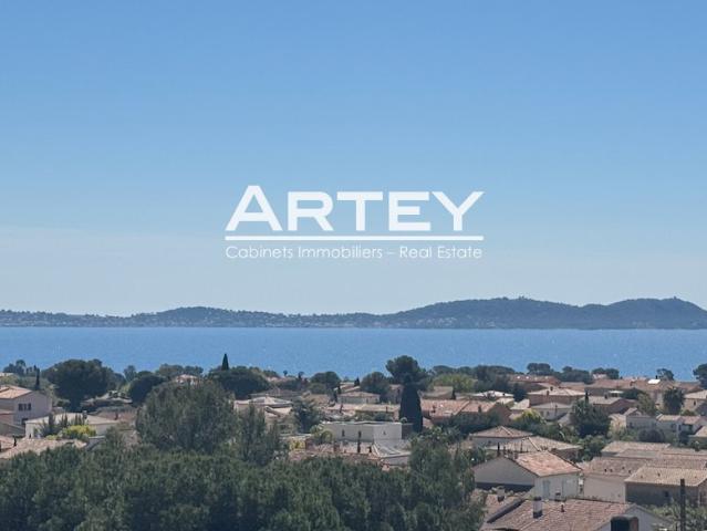 Appartement 93 m2 Dernier étage Vue mer Carqueiranne