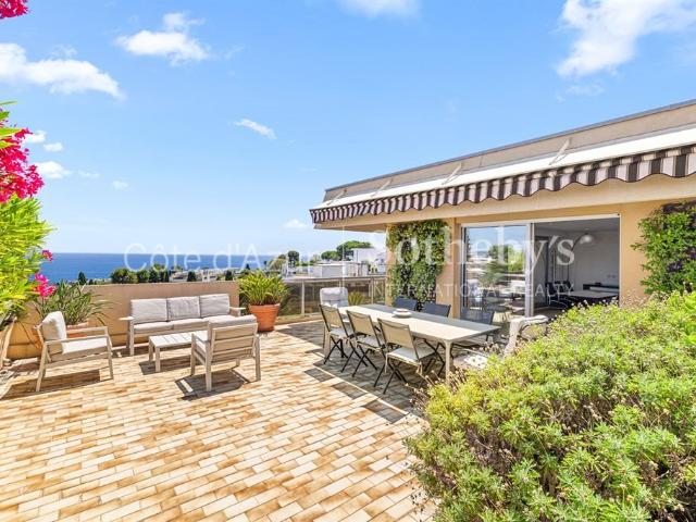 Appartement dernier étage 4 pièces avec terrasse de 126 m² e. 102m² Nice