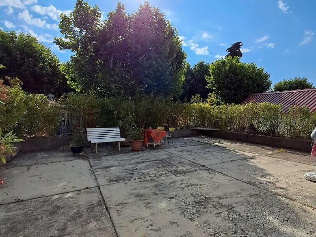 Appartement dessus de maison Manosque 4 pièce s 98 m2