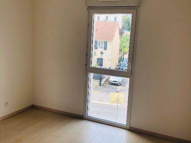 Appartement DEUX PIECES À Louer