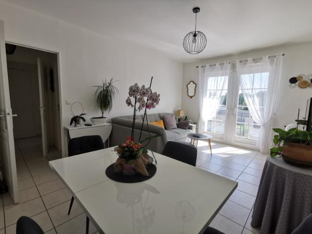 Appartement deux pièces avec balcon, parking et ascenseur da
