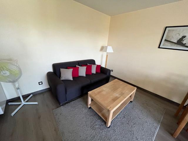 Appartement deux pièces, meublé + Parking CERGY LE HAUT 44.38 m²