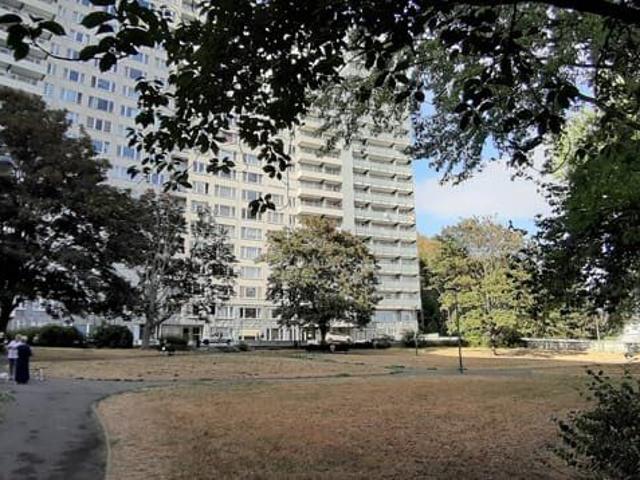 Appartement d'Exception au 15ème Étage avec Vue Panoramique