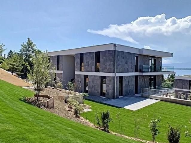 Appartement d'exception avec terrasse et grand balcon et vue sur le la