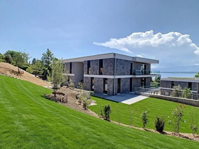Appartement d'exception avec terrasse et grand balcon et vue sur le lac Comptoir Immobilier