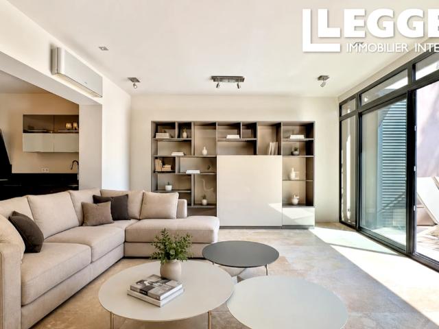 Appartement de Prestige avec Ascenseur Privatif, Grande Terrasse et Vue Imprenable au Cœur de Saint Rémy
