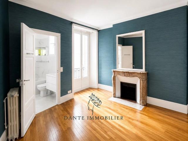 Appartement d’exception 88 m² – Vue Abbaye Saint Germain des Pré