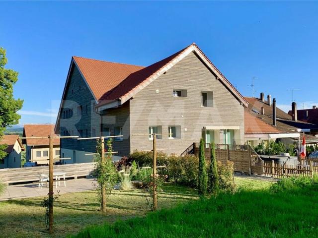 Appartement d'exception dans ferme rénovée avec jardin, à deux pas d'Estavayer le Lac