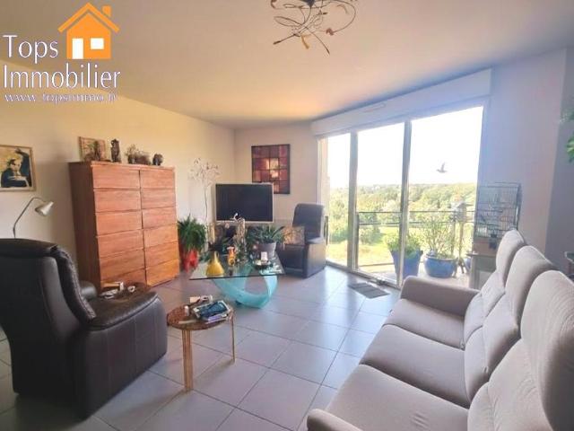 Appartement d'exception Dernier étage avec terrasse, piscine. 99m² Villefranche de Rouergue