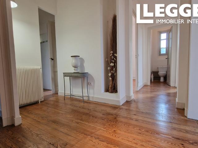 APPARTEMENT D'EXCEPTION EN VILLE D'HIVER à ARCACHON AVEC 3 CHAMBRES ET JARDIN