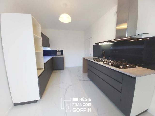 APPARTEMENT D'EXCEPTION QUARTIER PREFECTURE TERRASSE / C