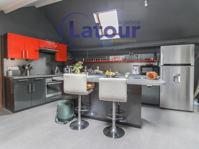 APPARTEMENT DUPLEX 3 CHAMBRES PROCHE DE HOUDAN