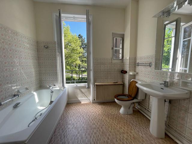 Appartement DUPLEX 3 pièces 97.18 m2 rénové récemment