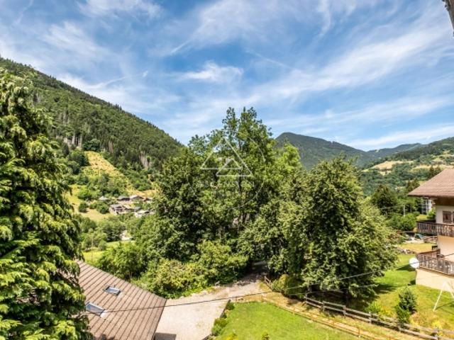 Appartement duplex 2 chambres avec mezzanine, garage et vue montagnes à Saint Jean d'Aulps