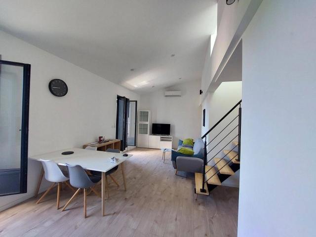 Appartement Duplex 2 chambres CLIM Meublé entiérement