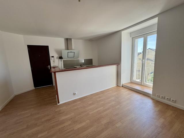 Appartement duplex 2 pièces plein centre de Janzé