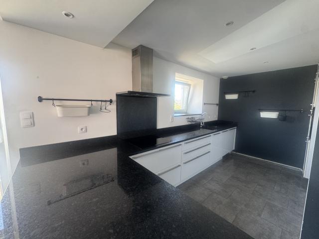 APPARTEMENT DUPLEX 4 CHAMBRES AVEC JARDIN