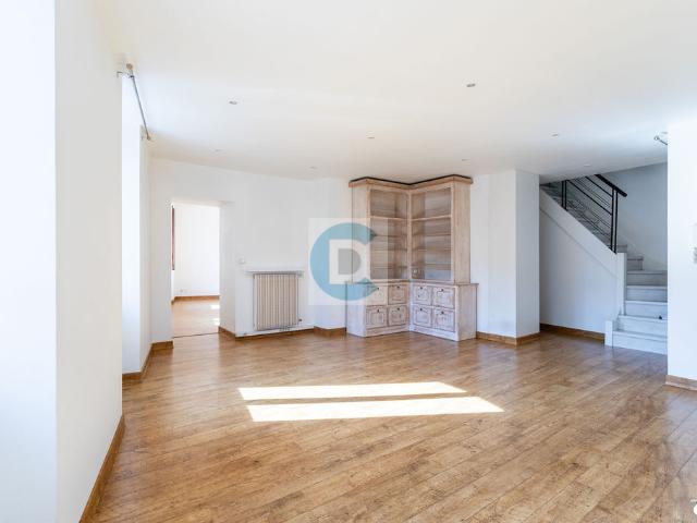 T4 Appartement Centre Bonneville duplex 4 pièces 108 m2 124 m2 utiles 3 chambres Parking couvert