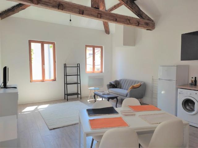 Appartement Duplex 50m² tout neuf intra muros proche palais