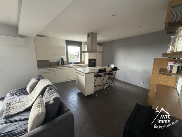 APPARTEMENT DUPLEX 90 M2 / TERRASSES / PLACE DE STATIONNEMENT / BUNGALOW