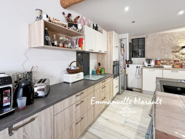 Appartement duplex T3 avec cave à BAGNOLS EN FORET 83