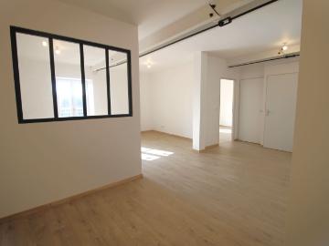 Appartement duplex à créer, au cœur de Gourdon. 62 m2 habita. 71m² Gourdon