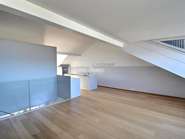 Appartement duplex avec vue panoramique sur le lac – Anières