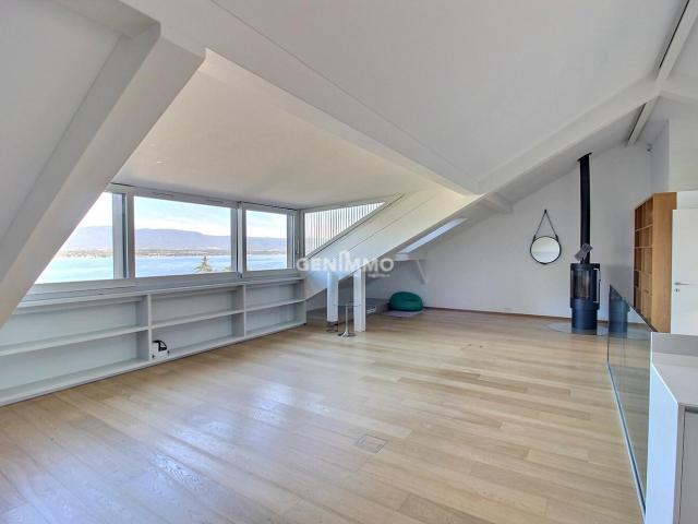 Appartement duplex avec vue panoramique sur le lac – Anières