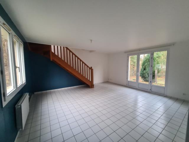 APPARTEMENT DUPLEX avec Jardin privatif dans le Parc St Corneille à VERBERIE