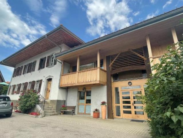 Appartement duplex de 3.5 pièces sis au rez de chaussée