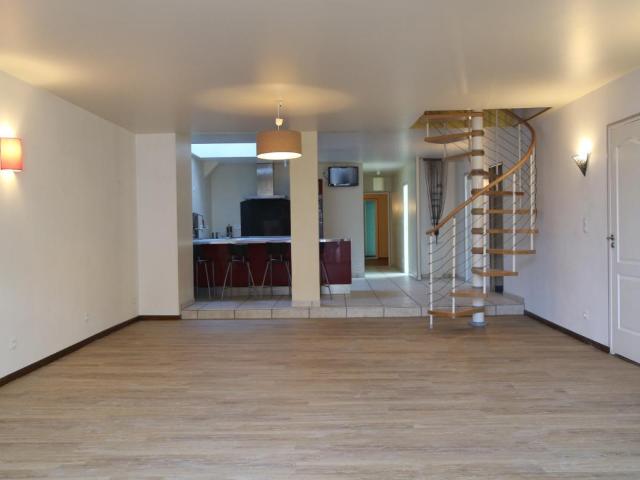 Appartement duplex de 215 m² en 1er étage 215m² Autun