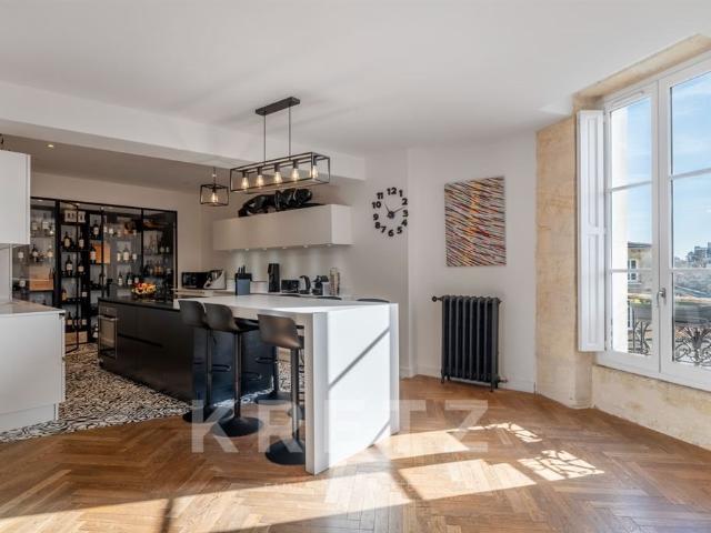 Appartement duplex rénové avec rooftop 180m² Bordeaux