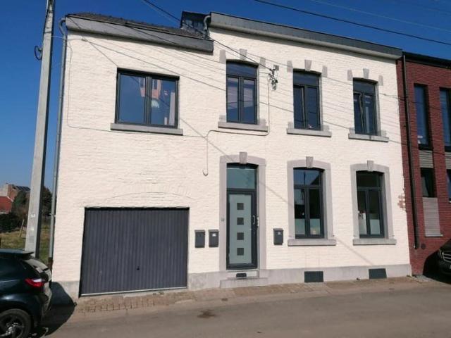 Appartement duplex rénové – 104 m² – Lumineux et économe