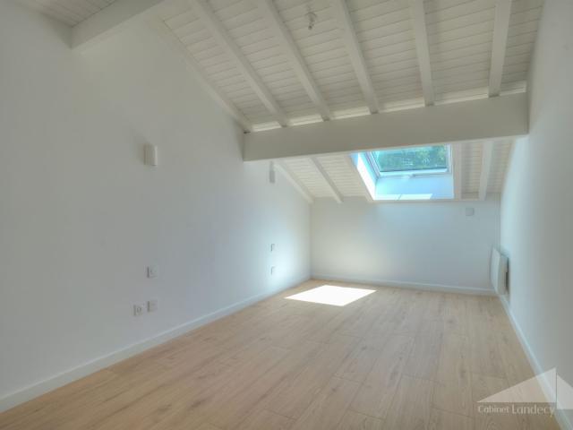 Appartement duplex rénové 3 pièces à vendre Chevry 69m² Chevry