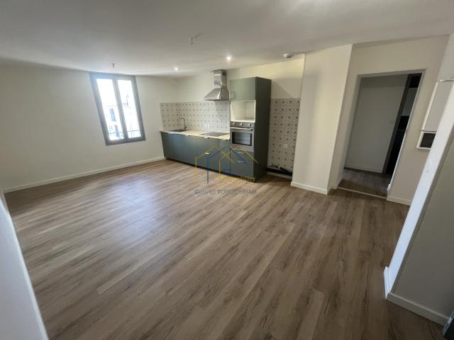 APPARTEMENT DUPLEX T3 AVEC TERRASSE TROPEZIENNE