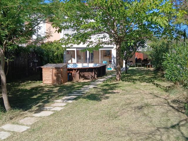 Appartement duplex T3 de 63m2 sur 132m2 de terrain avec piscine