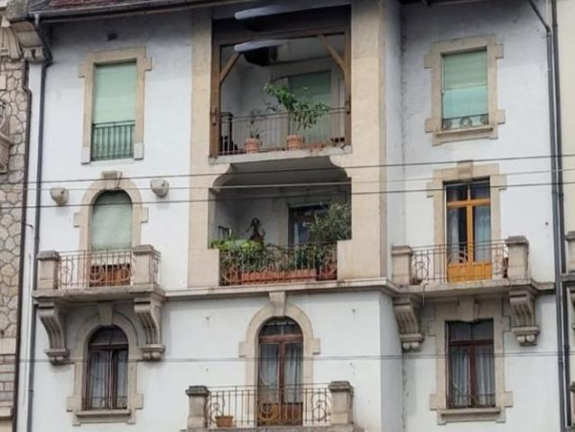 Appartement duplex traversant, situé au 4ème étage